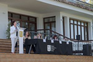 Round table talks on: Women: a future of equality