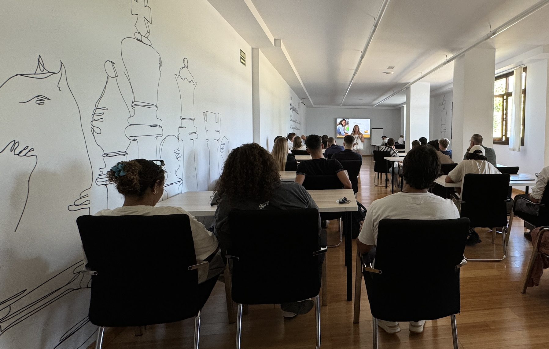 Bamo Nouri, Senior Lecturer in International Relations at the UWL met MIUC students.